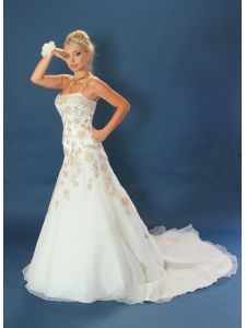 Organza abroncsos esküvői ruha