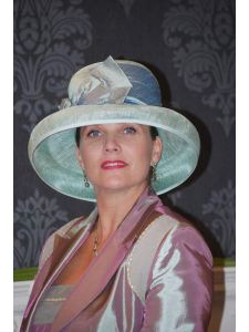 Zöld selyem masnis kalap